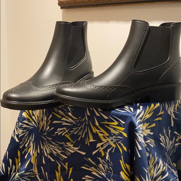 Black Rubber Ankle Boot size XL(9-10) - Picture 3 of 5